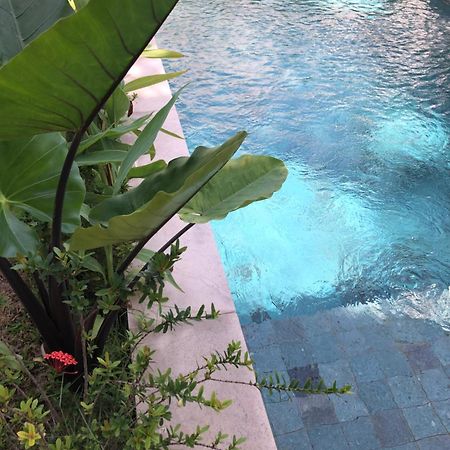 Villa Abhista Seminyak Exterior photo