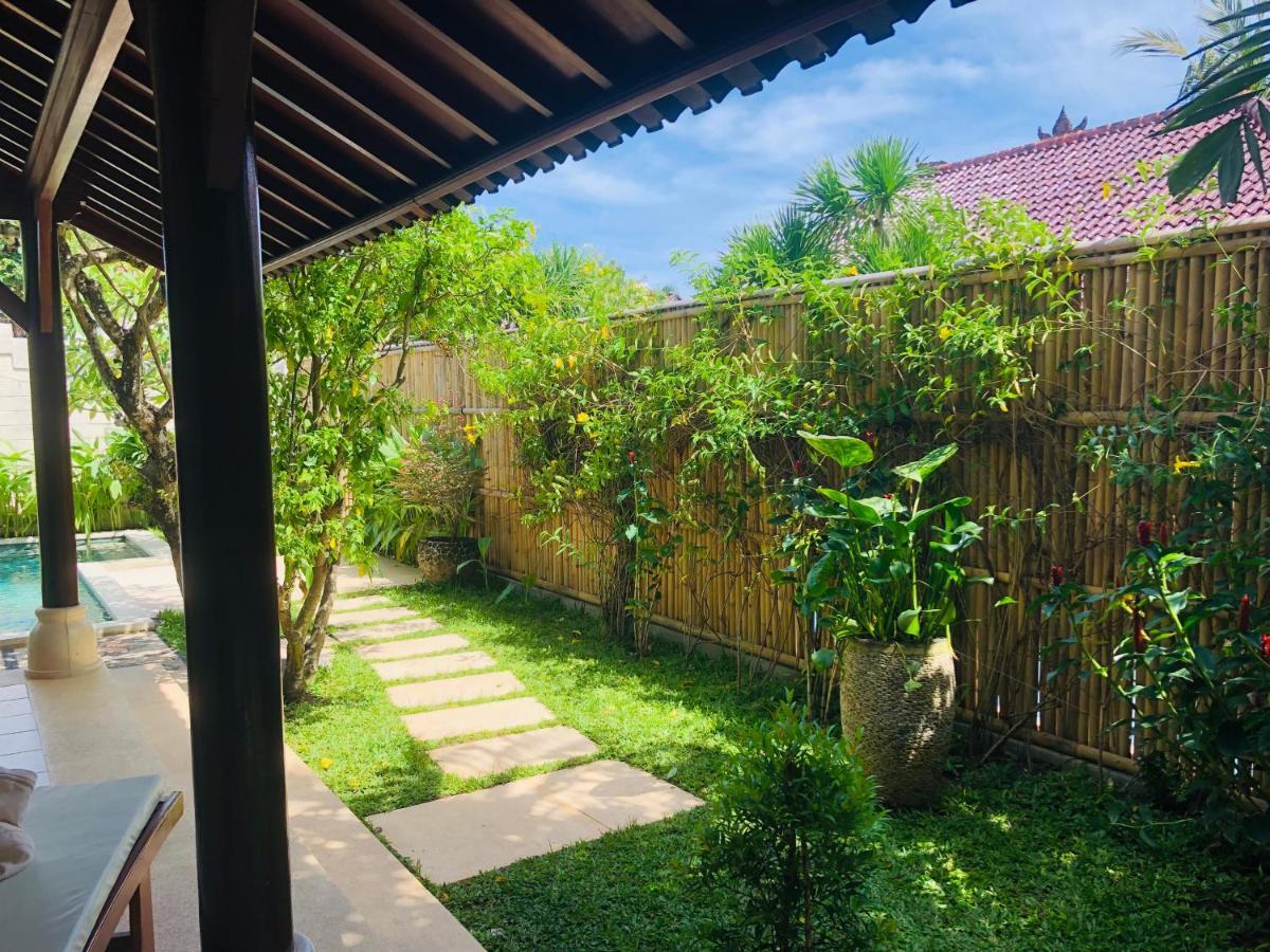 Villa Abhista Seminyak Exterior photo